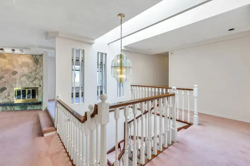 2718 W 19TH AVENUE - photo 4 of 39