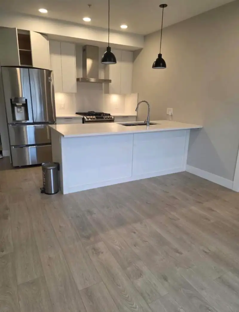 211 14818 60 AVENUE - photo 3 of 10