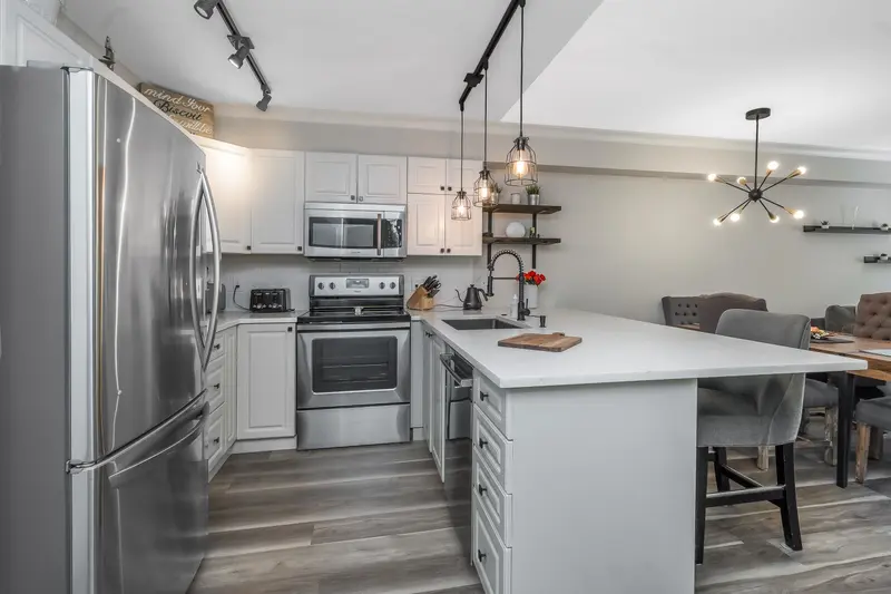 101 20896 57 AVENUE - photo 3 of 24