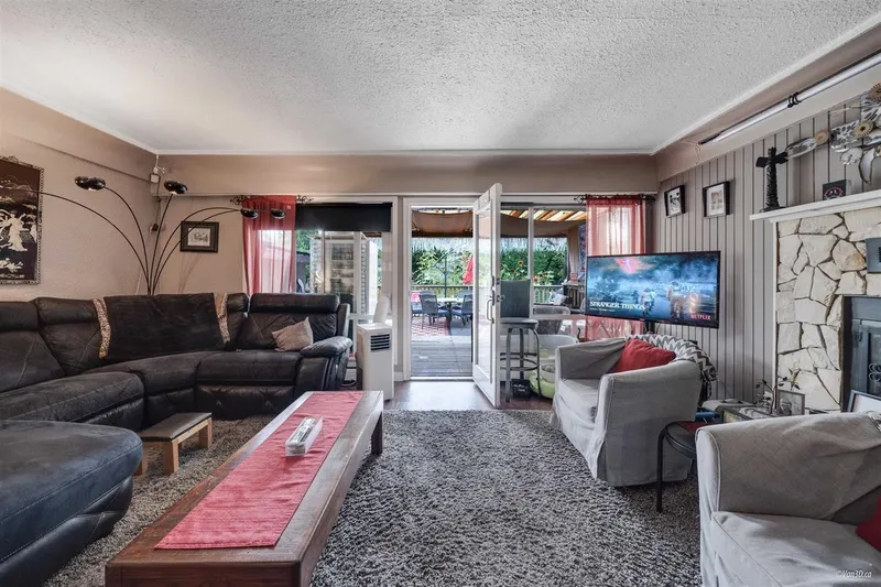 2303 MCKENZIE ROAD - photo 3 of 11