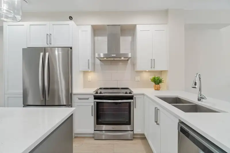 110 20498 82 AVENUE - photo 3 of 19