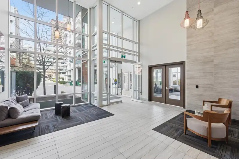 902 200 NELSON'S CRESCENT - photo 3 of 40