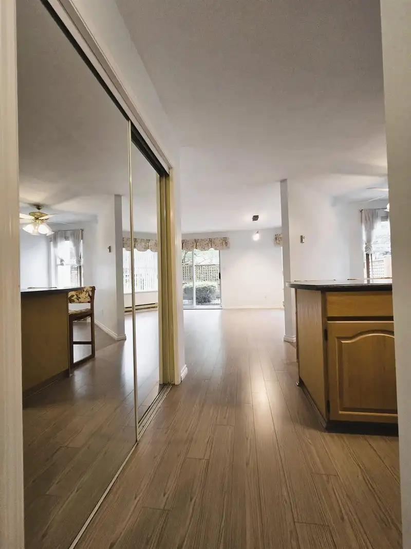 101 5565 BARKER AVENUE - photo 4 of 19