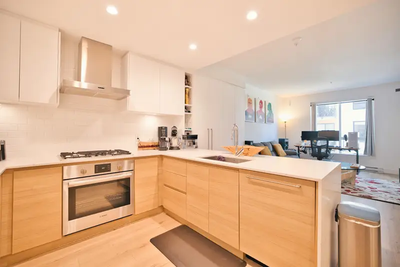 308 3131 MURRAY STREET - photo 3 of 16