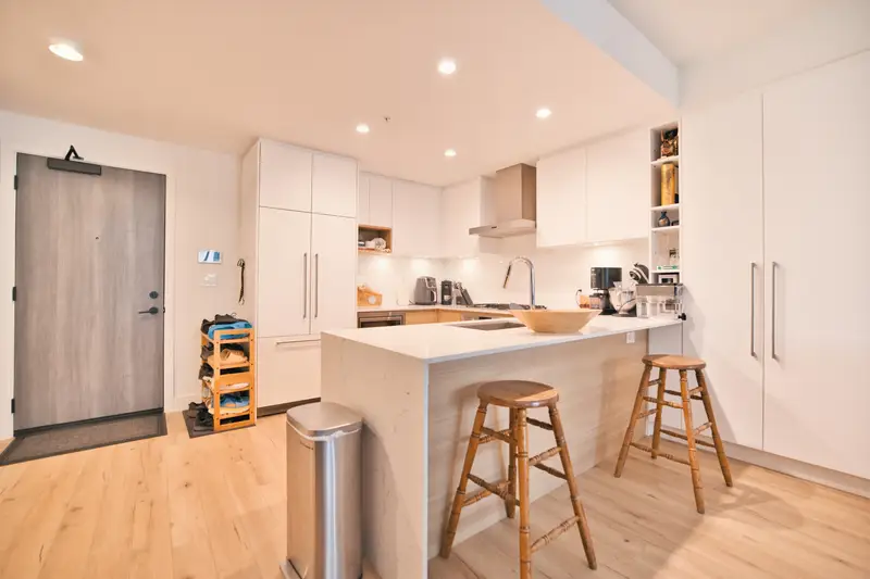 308 3131 MURRAY STREET - photo 4 of 16