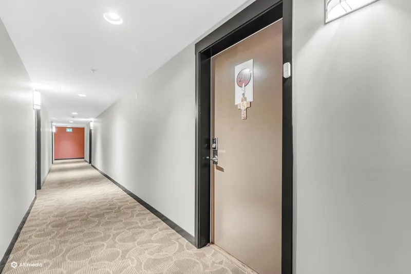 213 8733 160 STREET - photo 2 of 22