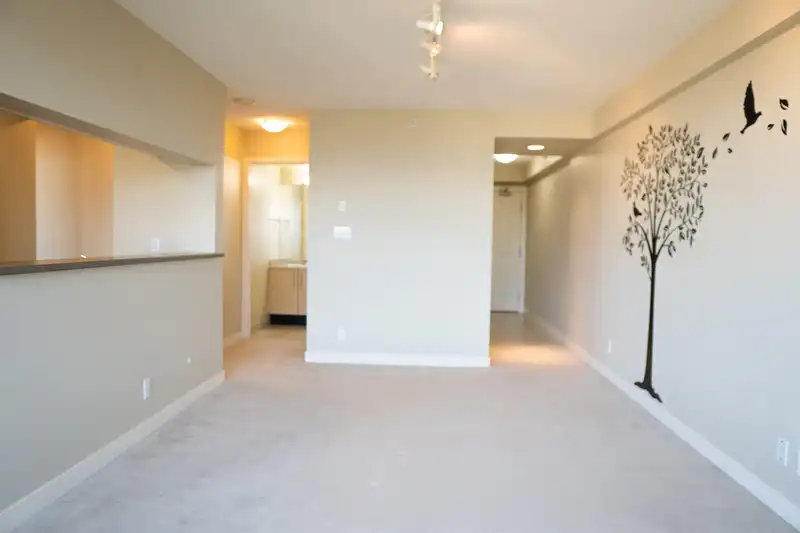 1609 5380 OBEN STREET - photo 2 of 16