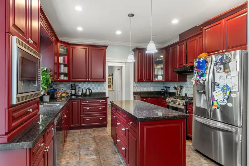 20752 GRADE CRESCENT - photo 3 of 40