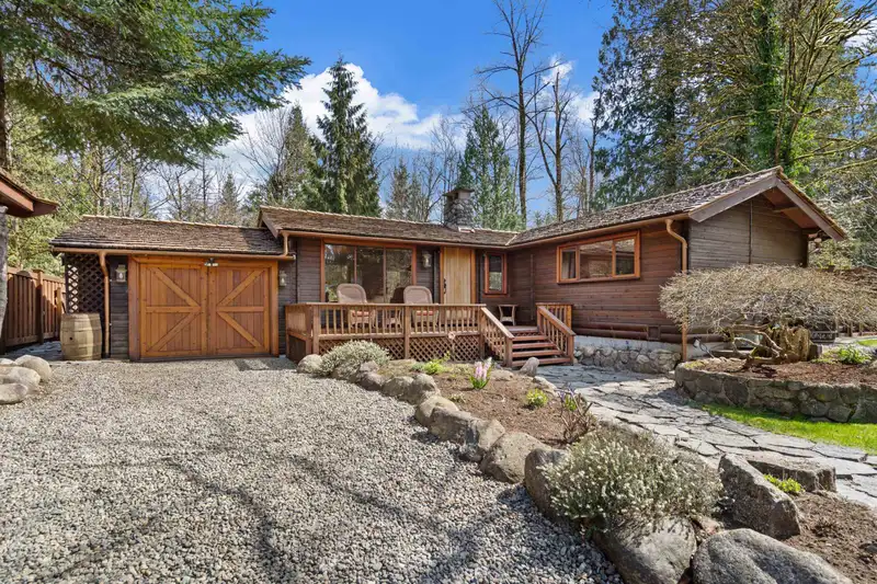 13366 233 STREET - photo 1 of 40