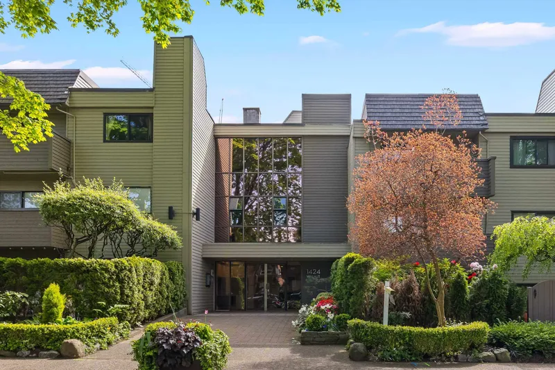 207 1424 WALNUT STREET - photo 1 of 25