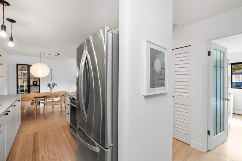 207 1424 WALNUT STREET - photo 3 of 25