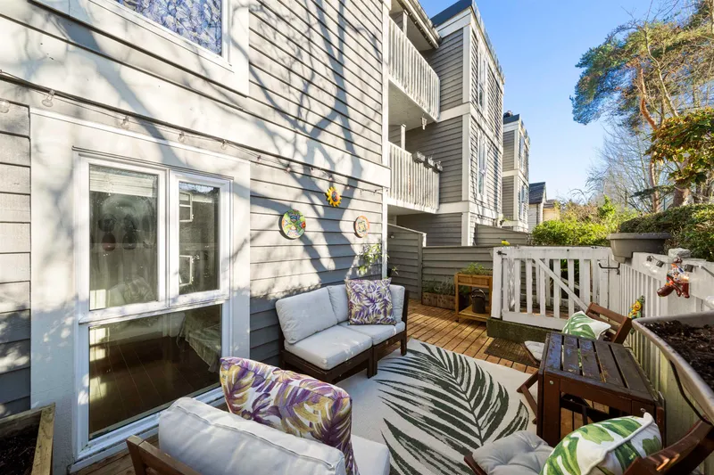 114 1545 E 2ND AVENUE - photo 4 of 25