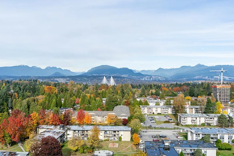 2001 14881 103A AVENUE - photo 1 of 17