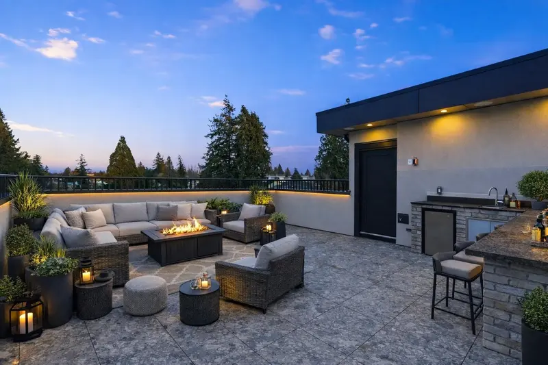 2 8408 17TH AVENUE - photo 3 of 25