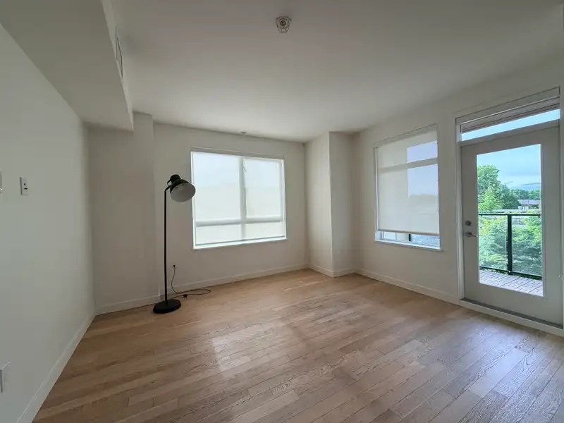 225 4033 MAY DRIVE - photo 2 of 17