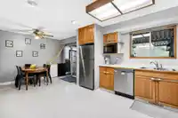 1167 LABURNUM AVENUE - thumbnail 6