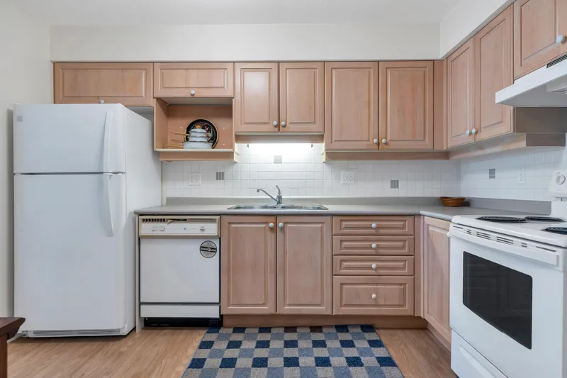 306 15030 101 AVENUE - photo 4 of 25