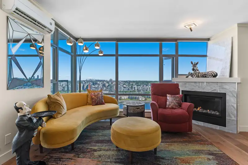 2802 1199 MARINASIDE CRESCENT - photo 2 of 40