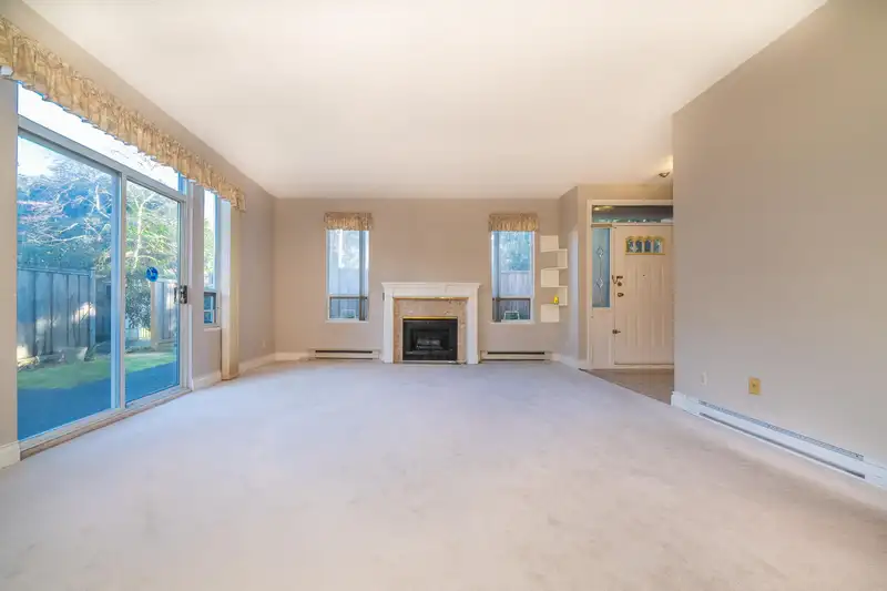 111 7500 ABERCROMBIE DRIVE - photo 3 of 33