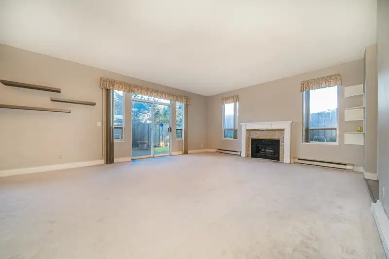 111 7500 ABERCROMBIE DRIVE - photo 4 of 33