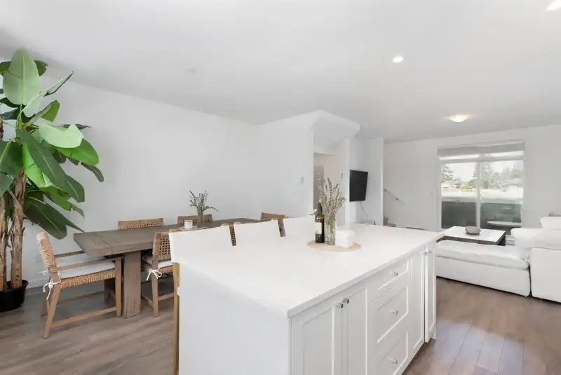 65 15850 85 AVENUE - photo 4 of 34