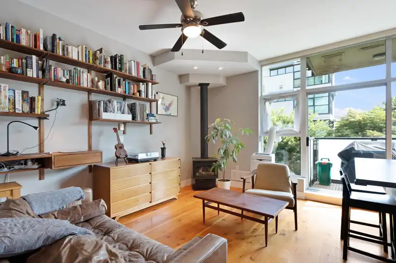 213 8988 HUDSON STREET - photo 1 of 28