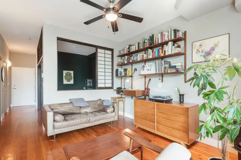 213 8988 HUDSON STREET - photo 2 of 28