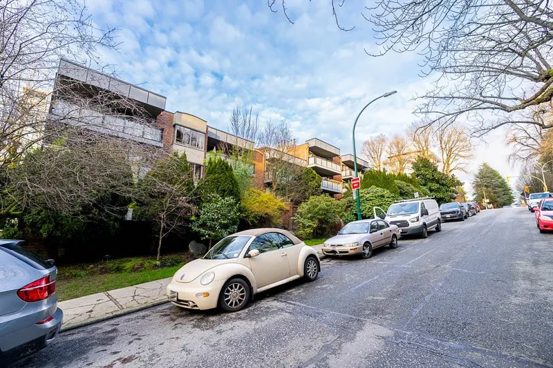 605 1405 W 15TH AVENUE - photo 3 of 25