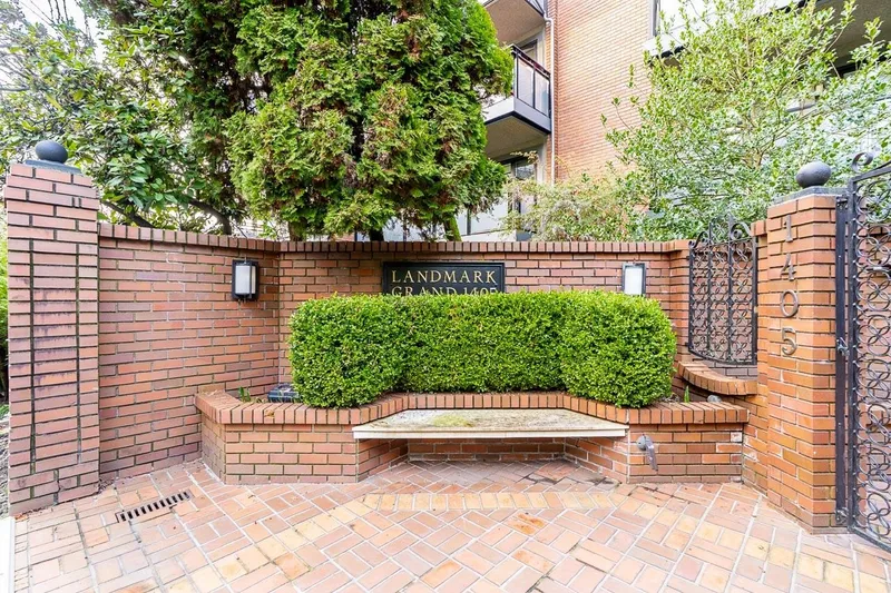 605 1405 W 15TH AVENUE - photo 4 of 25