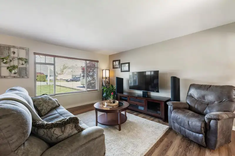 5438 GROVE AVENUE - photo 2 of 40