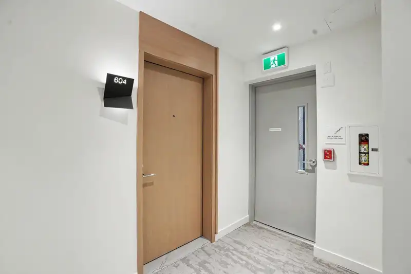 604 3963 UPLANDS WAY - photo 4 of 21