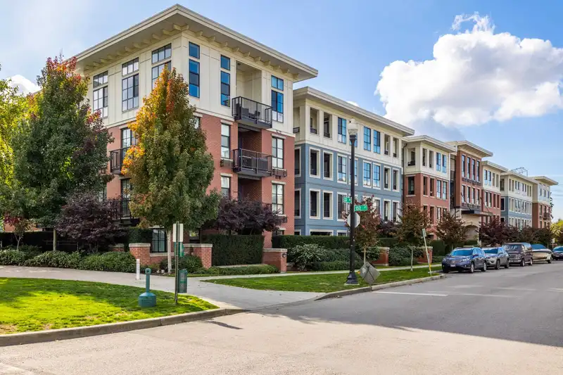 108 15168 33 AVENUE - photo 1 of 40