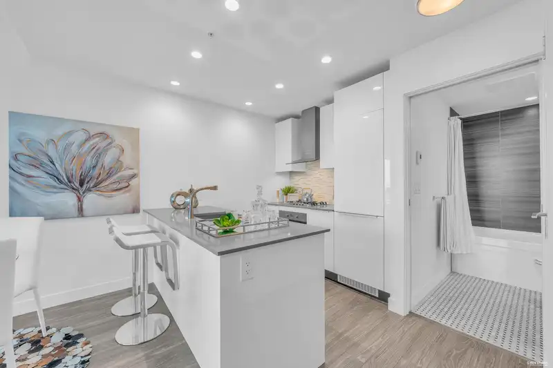 3504 1283 HOWE STREET - photo 4 of 40