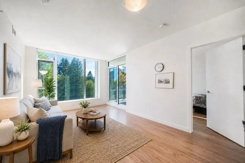 205 585 AUSTIN AVENUE - photo 2 of 21