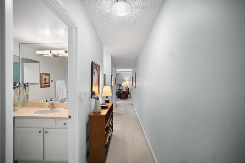 202 1066 W 13TH AVENUE - photo 4 of 25