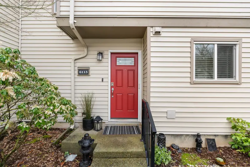 6113 W GREENSIDE DRIVE - photo 2 of 25