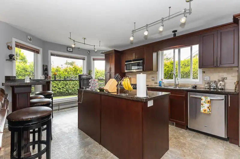 34654 DUNSMUIR COURT - photo 4 of 38
