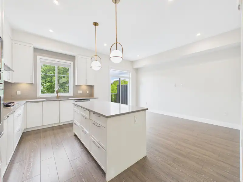 2 19133 73 AVENUE - photo 3 of 30
