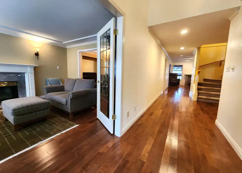 21543 47B AVENUE - photo 3 of 38