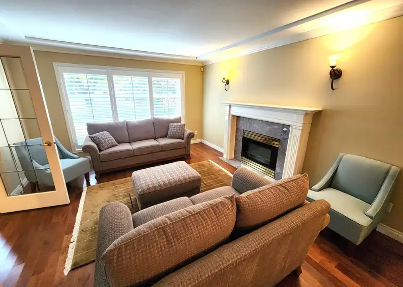 21543 47B AVENUE - photo 4 of 38
