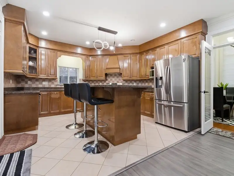 7855 112A STREET - photo 2 of 27