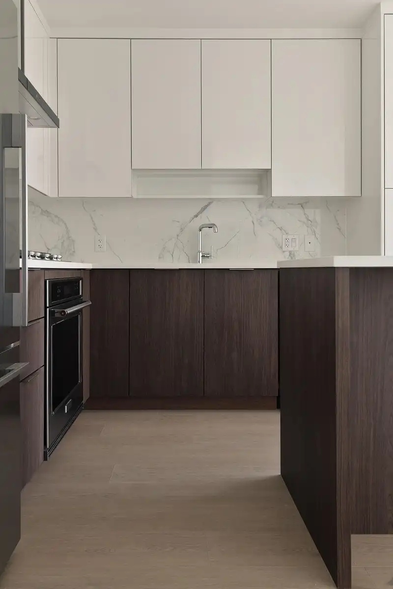 2106 699 WHITING WAY - photo 2 of 13