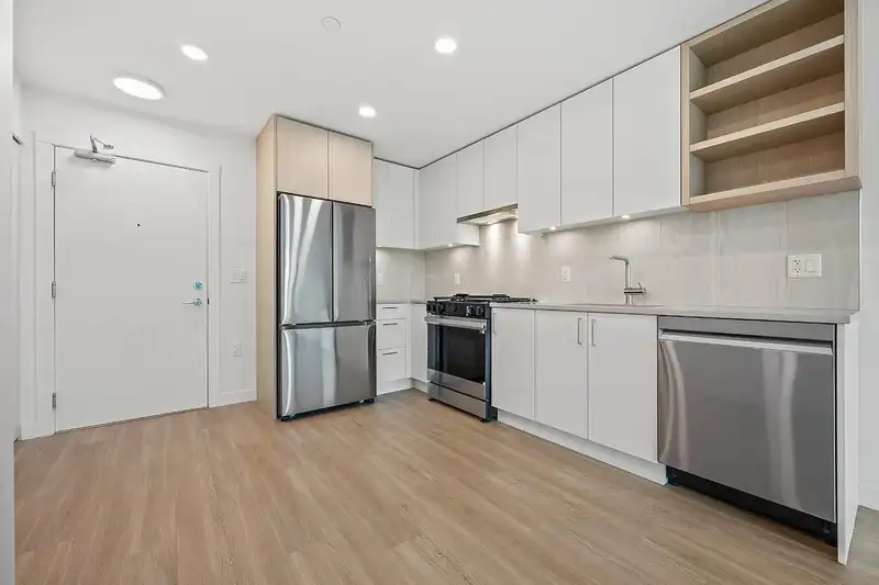 208 723 GROVER AVENUE - photo 2 of 30