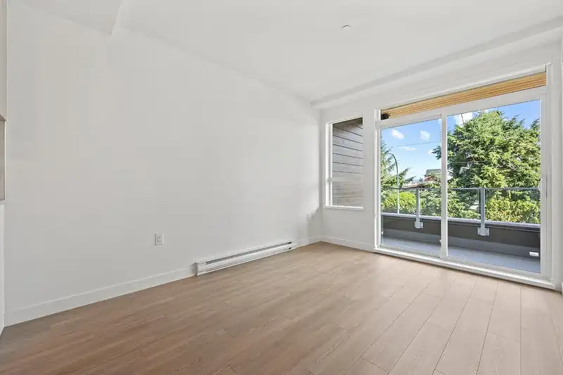 208 723 GROVER AVENUE - photo 4 of 30