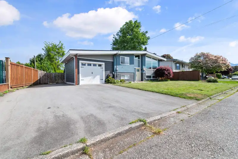 46155 LARCH AVENUE - photo 2 of 36