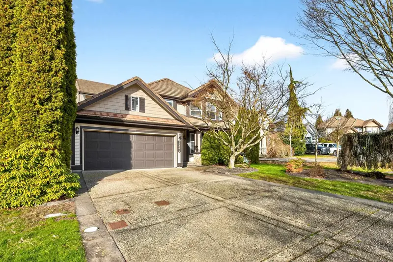 18345 66 AVENUE - photo 2 of 25