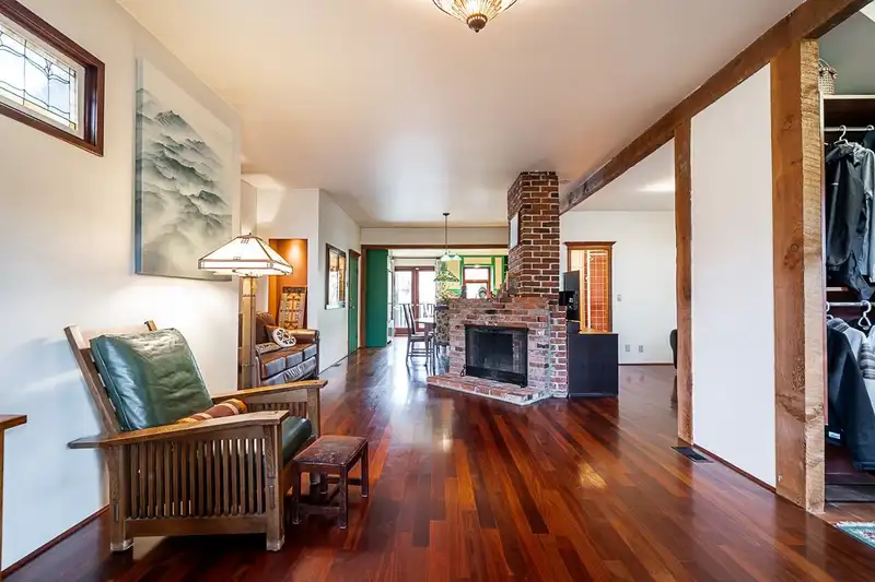 69 W 19TH AVENUE - photo 4 of 40