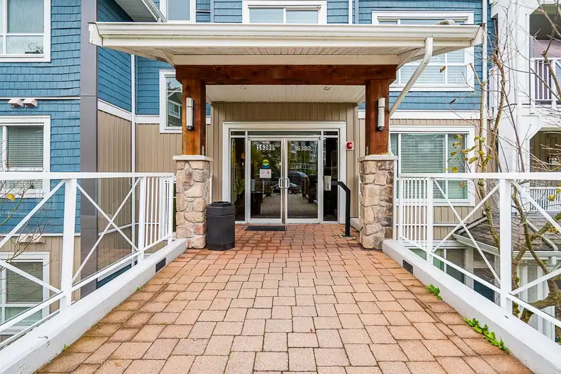 411 16380 64 AVENUE - photo 3 of 39