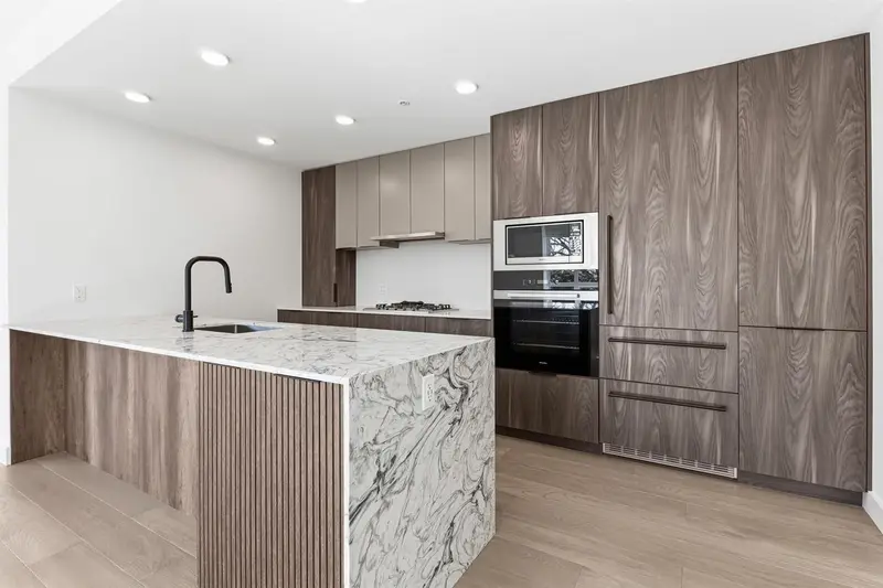 206 3590 W 39TH AVENUE - photo 3 of 17