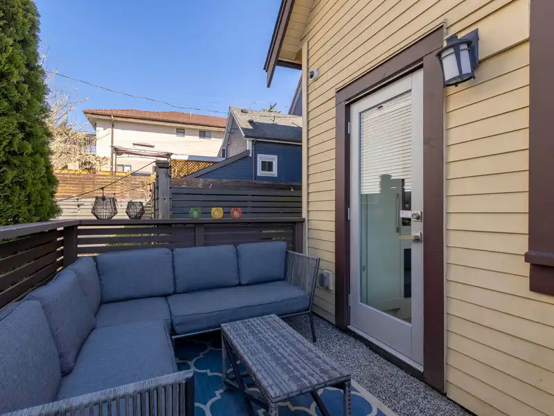1011 KEEFER STREET - photo 4 of 37